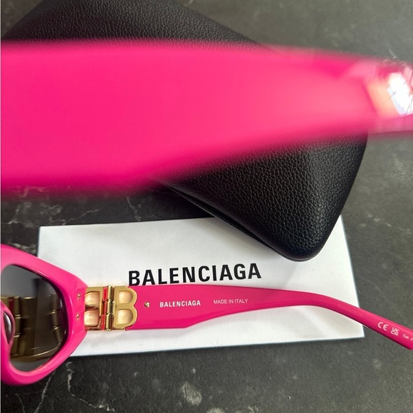 Balenciaga sunglasses - Picture 3 of 5